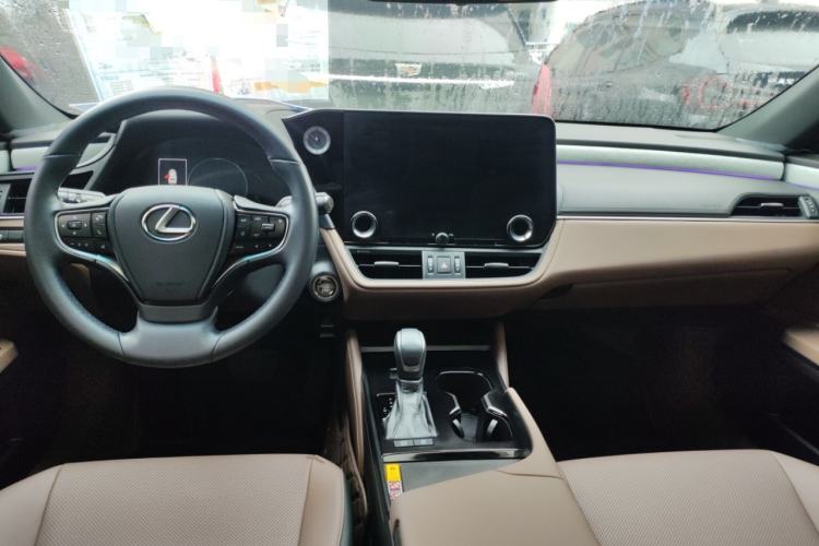 Used Lexus ES 2025 200 Premium Edition Center Console