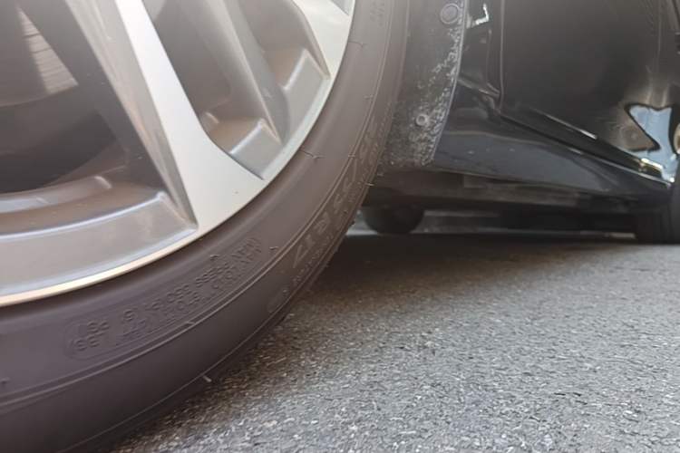 Used Lexus ES 2025 300h Deluxe Edition Chassis Front Left