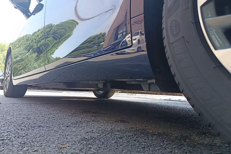 Used Lexus ES 2025 300h Deluxe Edition Chassis Rear Left