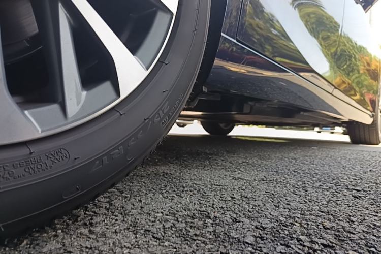 Used Lexus ES 2025 300h Deluxe Edition Chassis Rear Right