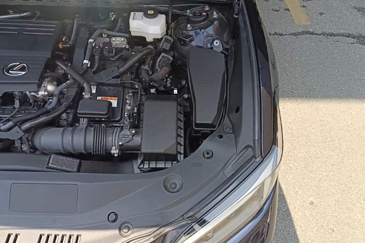 Used Lexus ES 2025 300h Deluxe Edition Engine Bay Left
