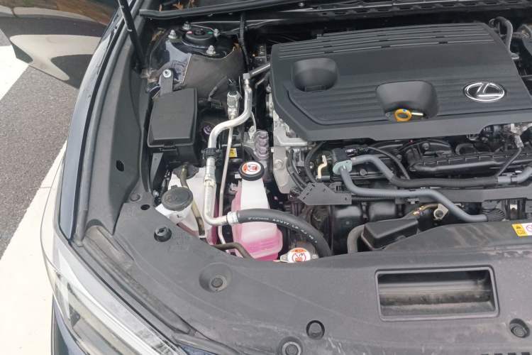 Used Lexus ES 2025 300h Deluxe Edition Engine Bay Right