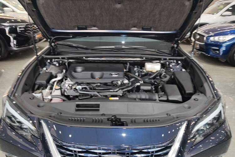 Used Lexus ES 2025 300h Deluxe Edition Engine Bay