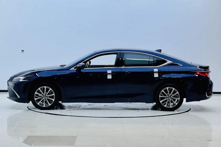 Used Lexus ES 2025 200 Premium Edition Exterior 2