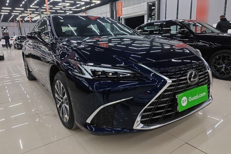 Used Lexus ES 2025 200 Premium Edition Exterior 2