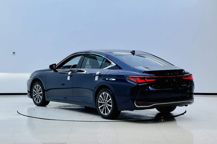 Used Lexus ES 2025 200 Premium Edition Exterior 3