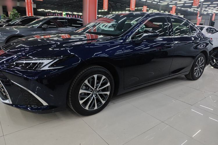 Used Lexus ES 2025 200 Premium Edition Exterior 3