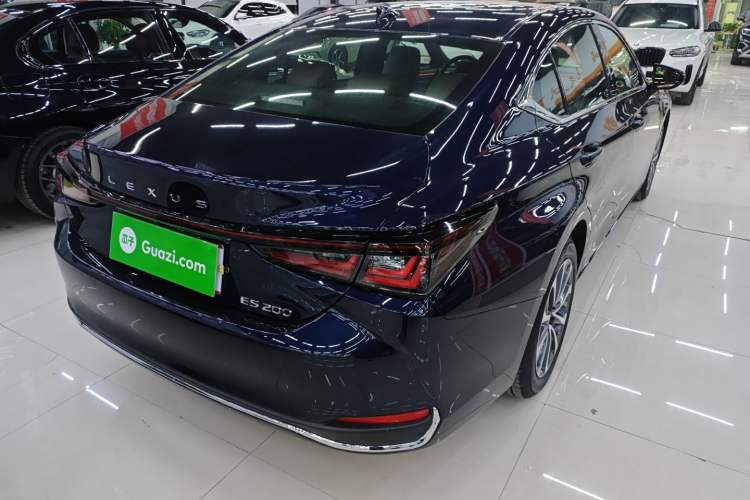 Used Lexus ES 2025 200 Premium Edition Exterior 5