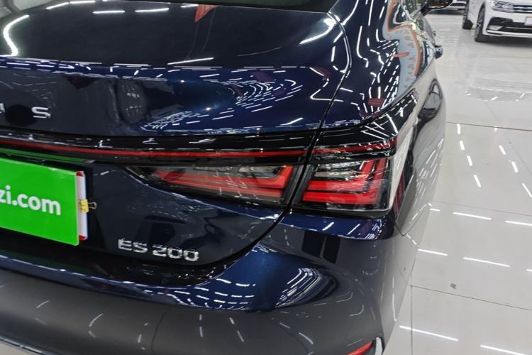 Used Lexus ES 2025 200 Premium Edition Exterior 6