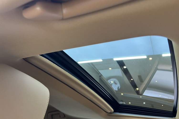 Used Lexus ES 2025 200 Premium Edition Exterior 8
