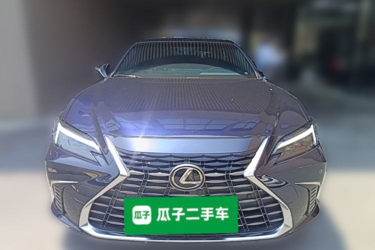 Used Lexus ES 2025 300h Deluxe Edition Front