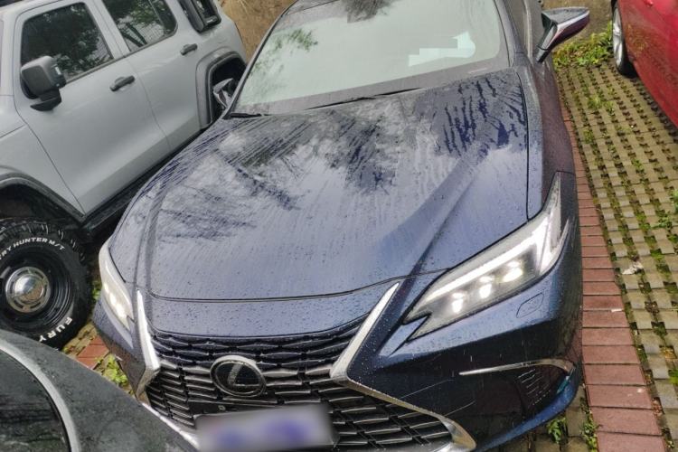 Used Lexus ES 2025 200 Premium Edition Front