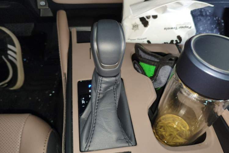 Used Lexus ES 2025 200 Premium Edition Gear Lever