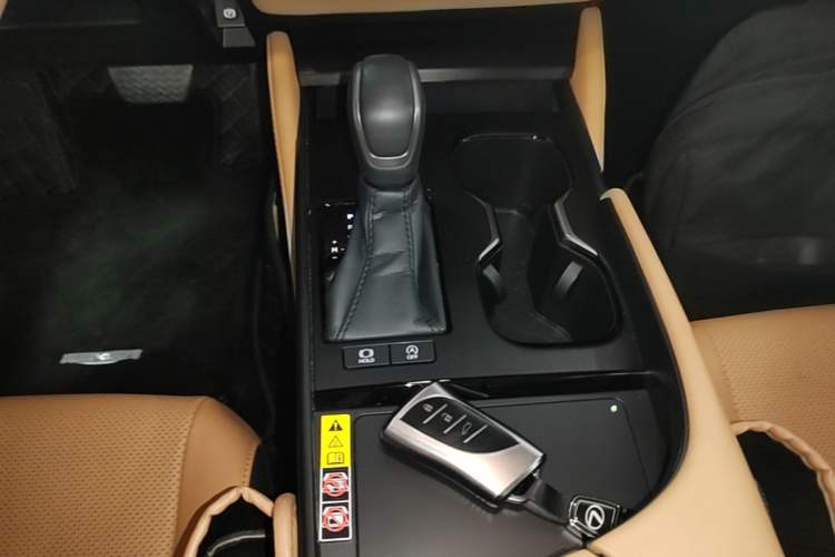 Used Lexus ES 2025 200 Premium Edition Gear Lever