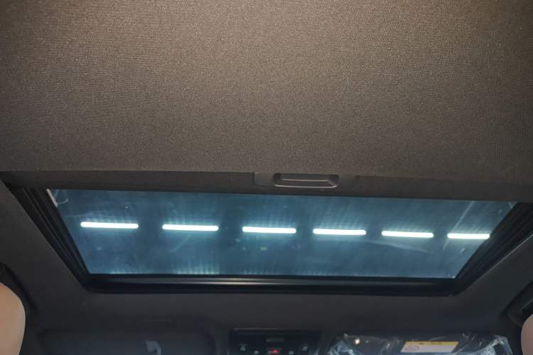 Used Lexus ES 2025 200 Premium Edition Headliner