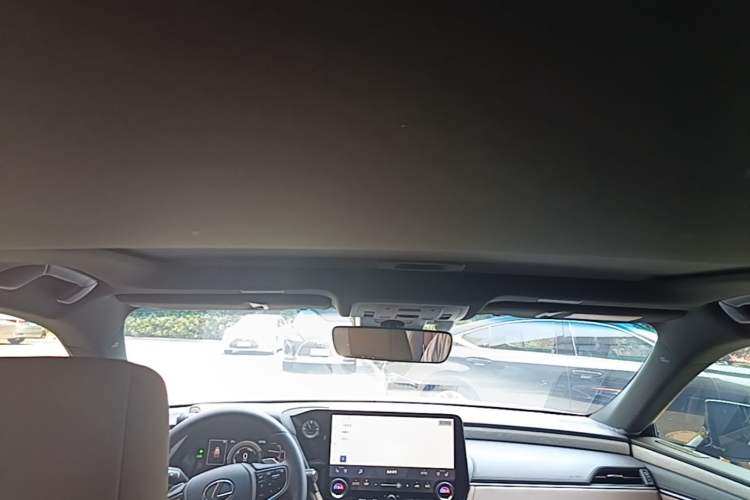 Used Lexus ES 2025 300h Deluxe Edition Headliner