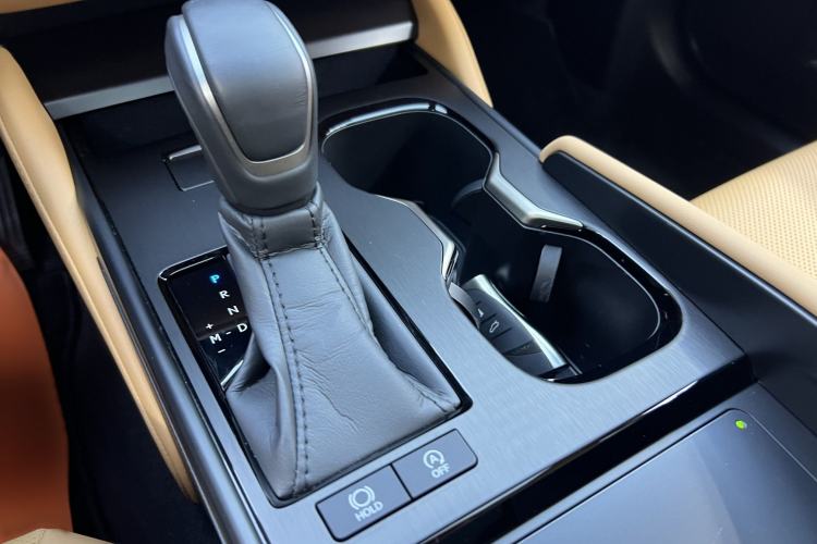 Used Lexus ES 2025 200 Premium Edition Interior 4
