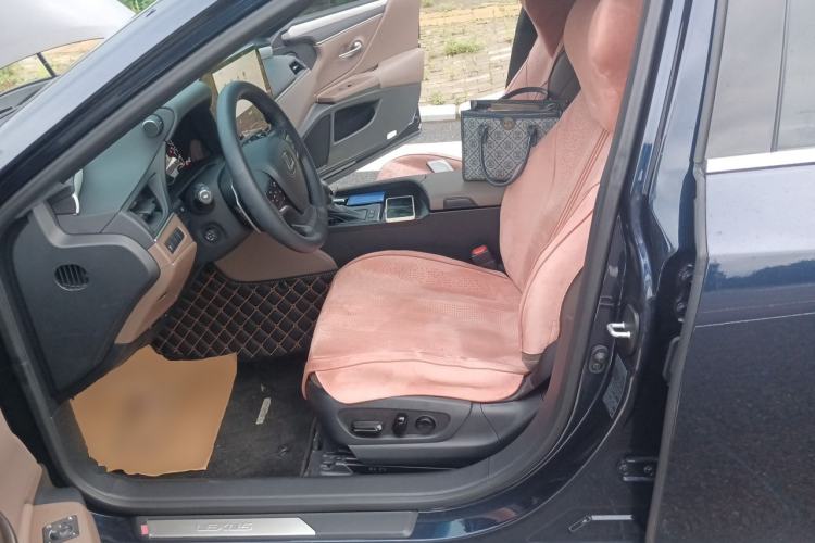 Used Lexus ES 2025 300h Deluxe Edition Left Front Seat
