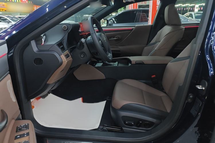 Used Lexus ES 2025 200 Premium Edition Left Front Seat