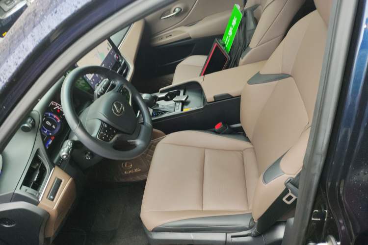 Used Lexus ES 2025 200 Premium Edition Left Front Seat