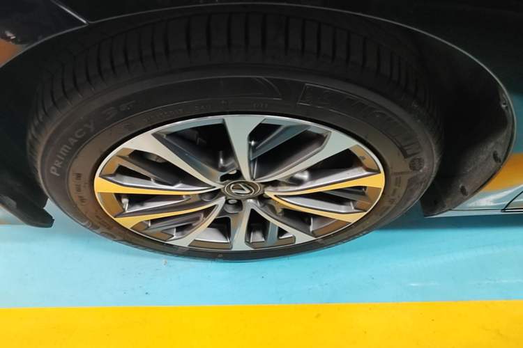 Used Lexus ES 2025 200 Premium Edition Left Front Wheel Hub