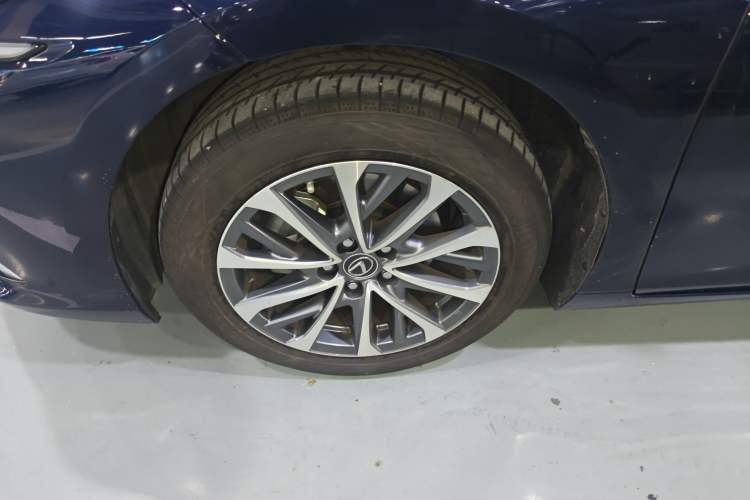 Used Lexus ES 2025 200 Premium Edition Left Front Wheel Hub