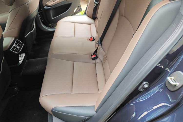 Used Lexus ES 2025 200 Premium Edition Left Rear Seat