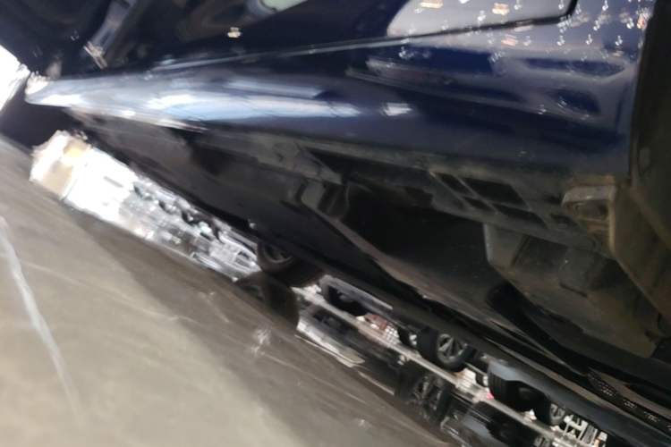 Used Lexus ES 2025 300h Deluxe Edition Left Side Sill