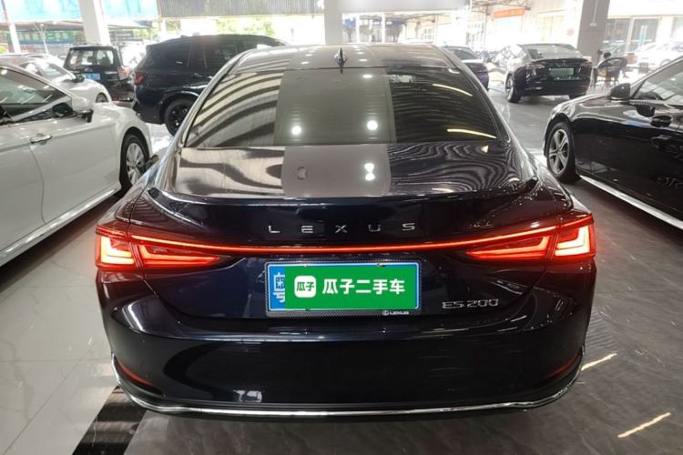 Used Lexus ES 2025 200 Premium Edition Rear