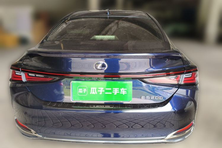 Used Lexus ES 2025 200 Premium Edition Rear