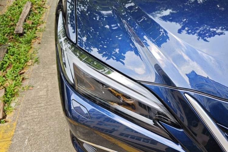 Used Lexus ES 2025 200 Premium Edition Right Front Headlight