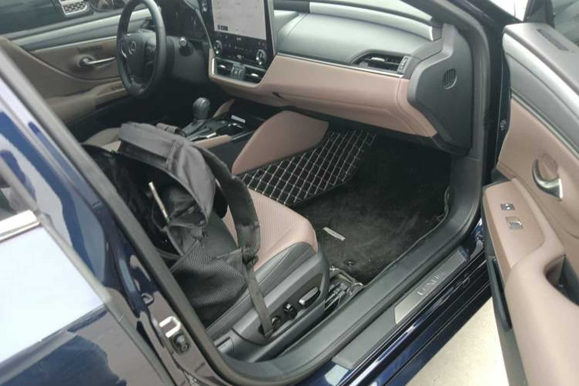 Used Lexus ES 2025 200 Premium Edition Right Front Seat