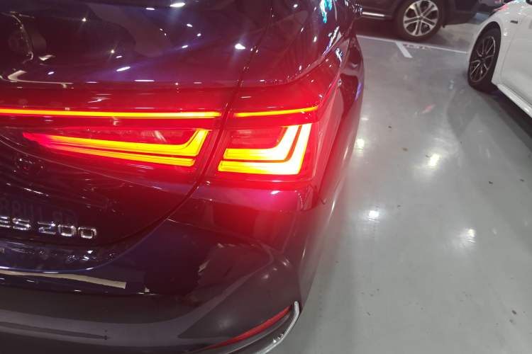 Used Lexus ES 2025 200 Premium Edition Right Rear Taillight