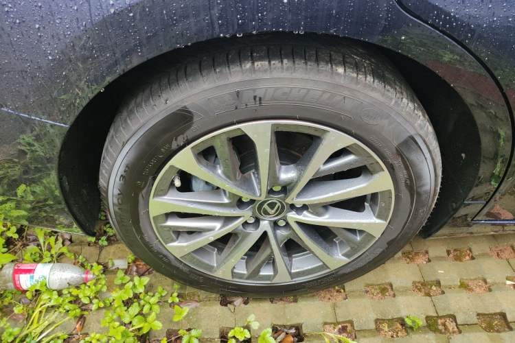 Used Lexus ES 2025 200 Premium Edition Right Rear Wheel Hub