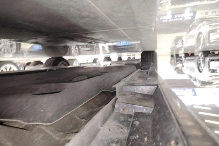 Used Lexus ES 2025 200 Premium Edition Right Side Sill