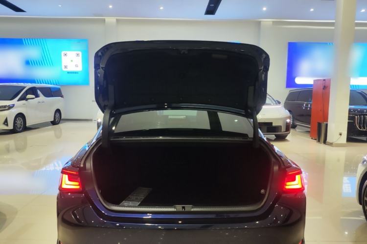 Used Lexus ES 2025 200 Premium Edition Trunk