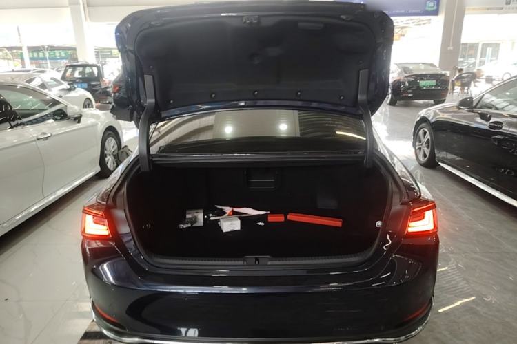 Used Lexus ES 2025 200 Premium Edition Trunk