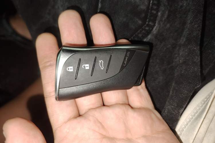 Used Lexus ES 2025 200 Premium Edition Vehicle Key