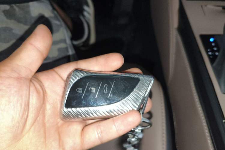 Used Lexus ES 2025 200 Premium Edition Vehicle Key