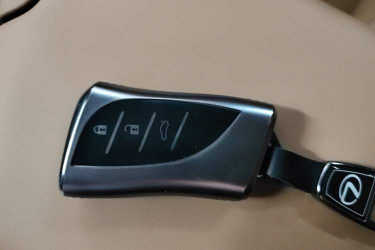 Used Lexus ES 2025 200 Premium Edition Vehicle Key