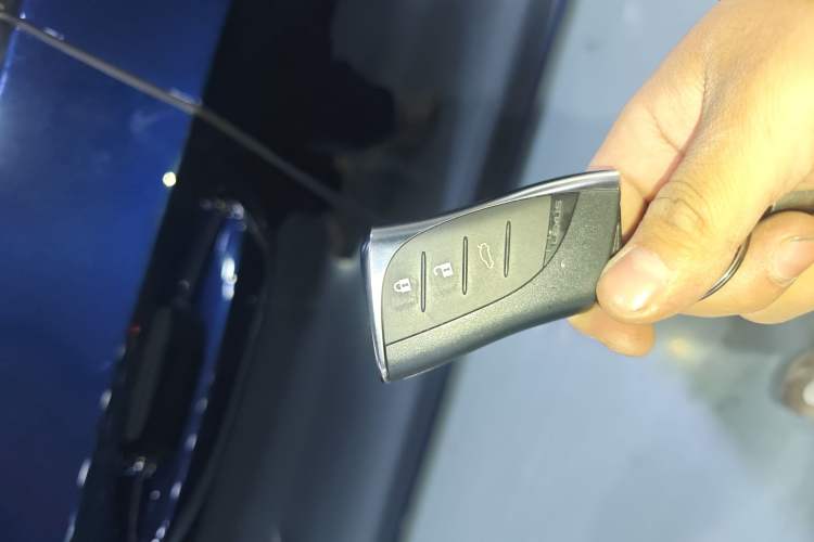 Used Lexus ES 2025 200 Premium Edition Vehicle Key