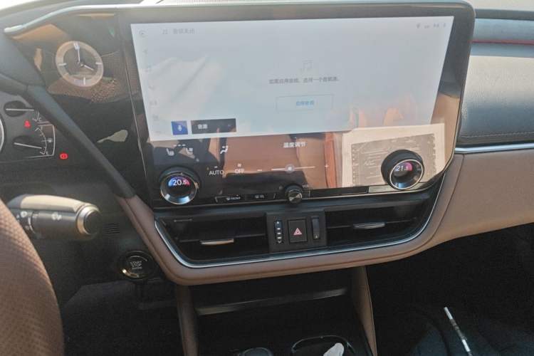 Used Lexus ES 2025 200 Premium Edition Audio And AC Panel