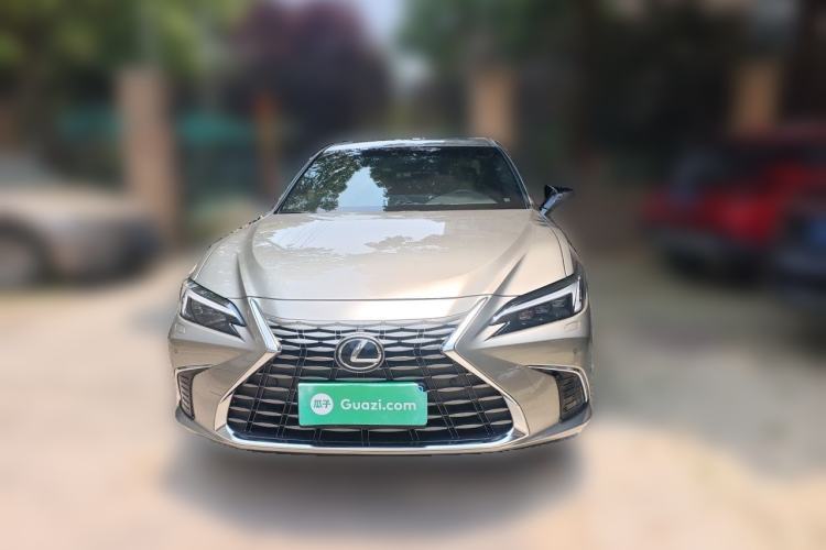Used Lexus ES 2025 200 Premium Edition Exterior 1