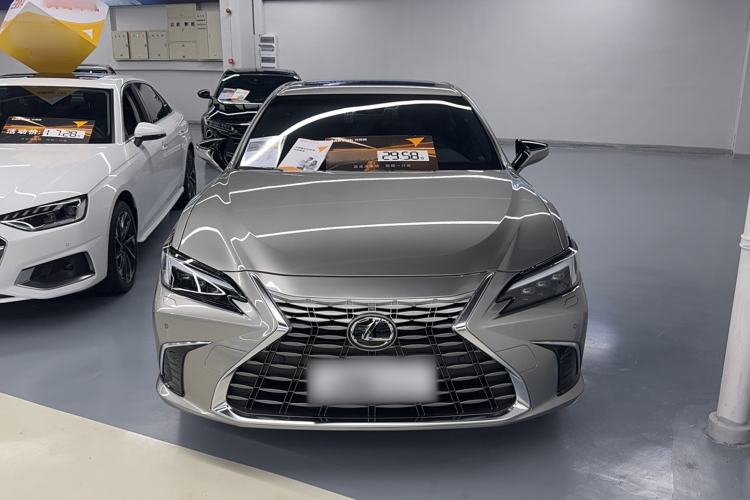 Used Lexus ES 2025 300h Deluxe Edition Exterior 1