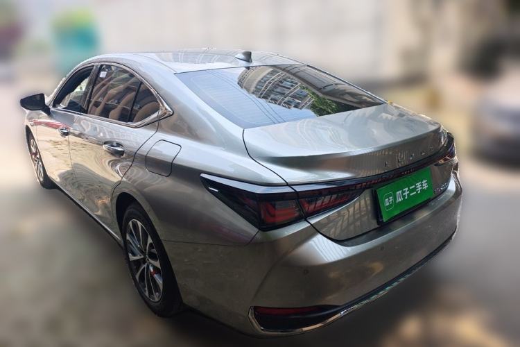 Used Lexus ES 2025 200 Premium Edition Exterior 3