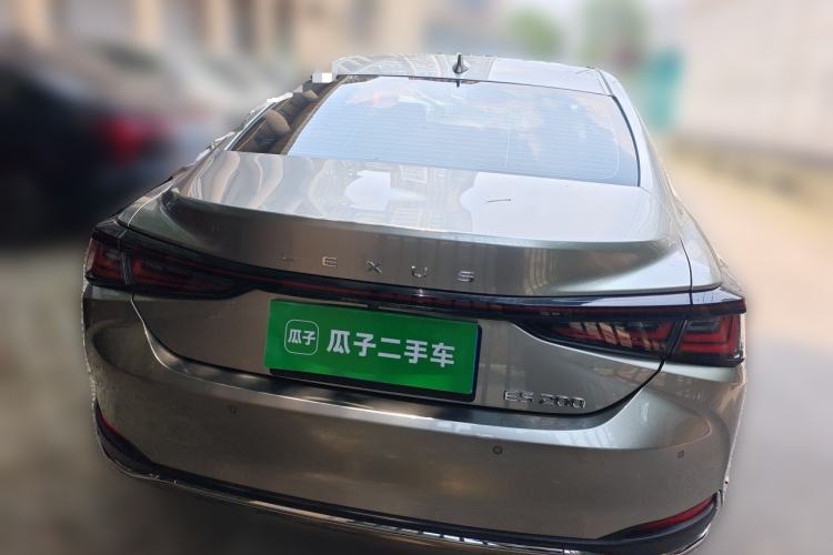 Used Lexus ES 2025 200 Premium Edition Exterior 4