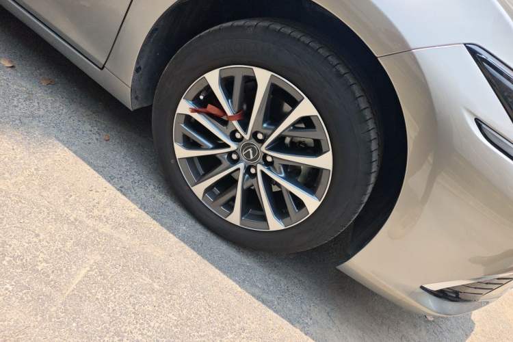 Used Lexus ES 2025 200 Premium Edition Exterior 7