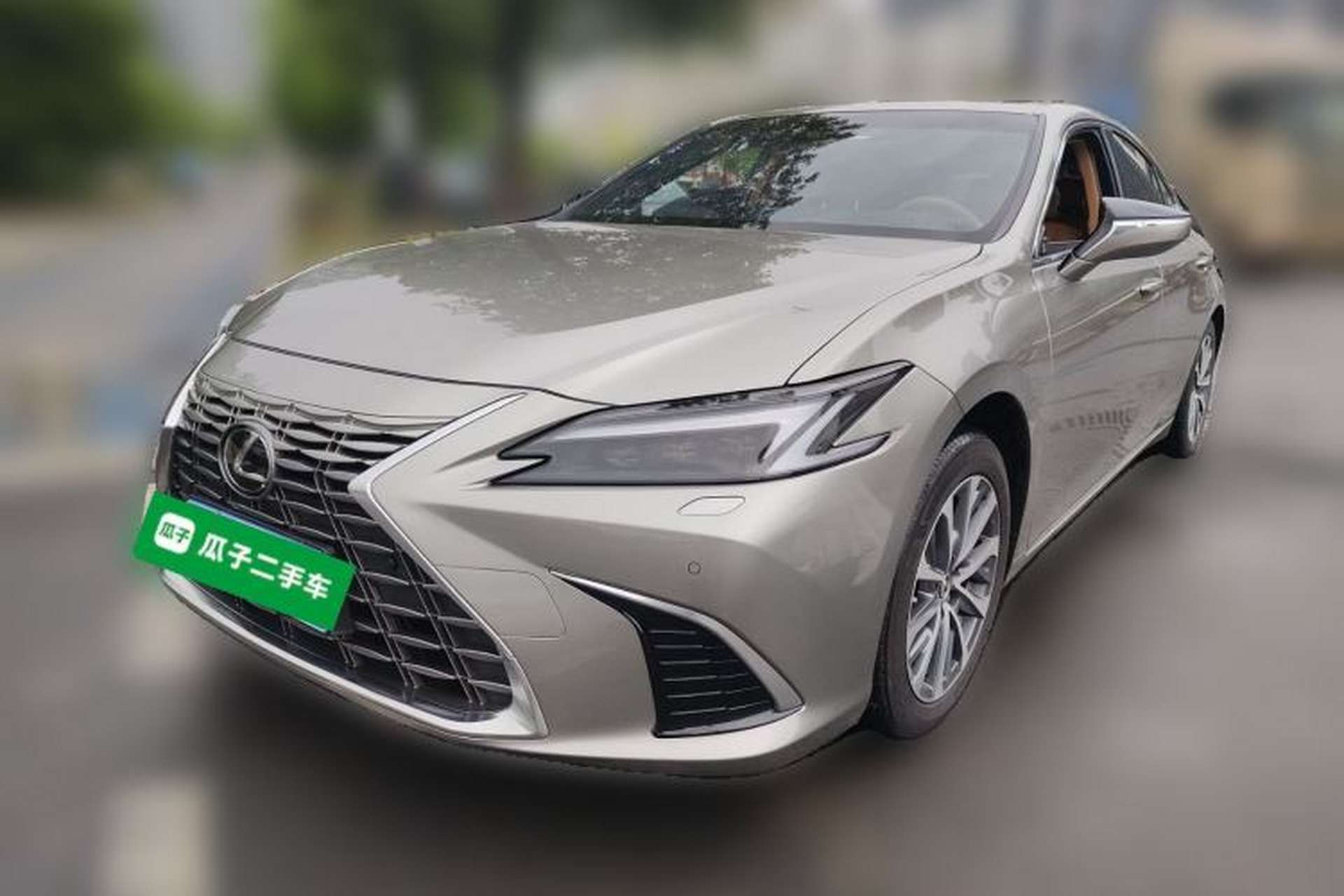 Used Lexus ES 2025 200 Premium Edition Front Left 45 Deg