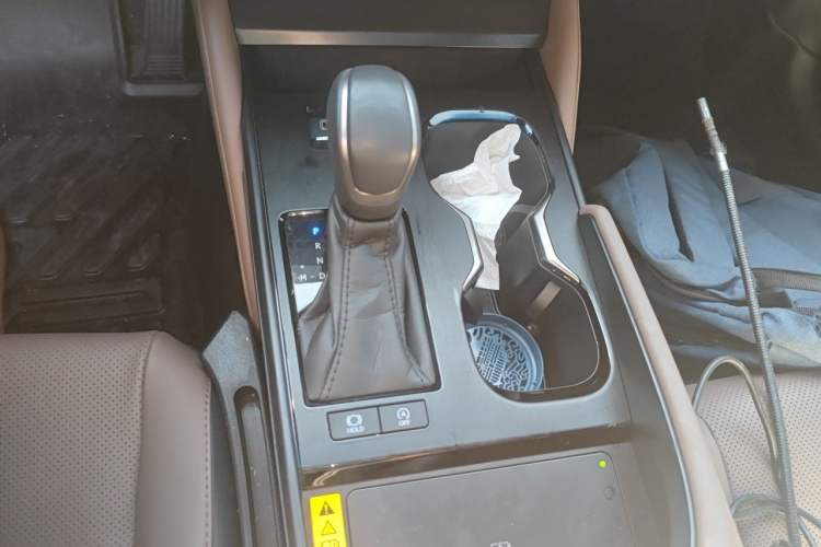 Used Lexus ES 2025 200 Premium Edition Gear Lever