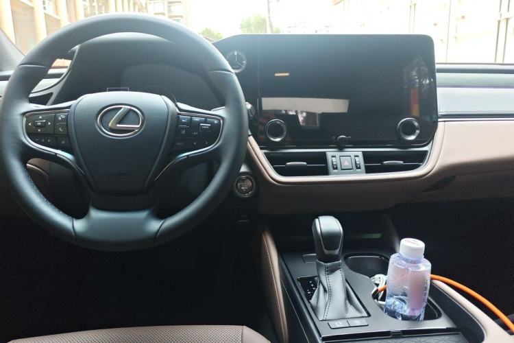 Used Lexus ES 2025 200 Premium Edition Interior 2